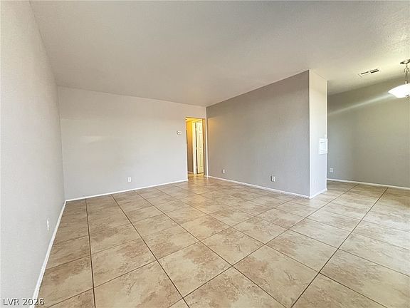 2nd image of 720 N 10th St