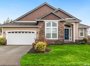 11 Mount Rainier Loop E, Bonney Lake, WA 98391