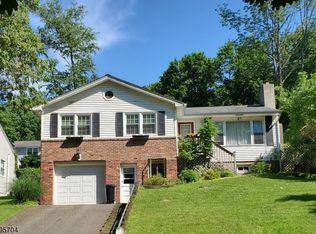 323 Springbrook Trl, Sparta, NJ 07871