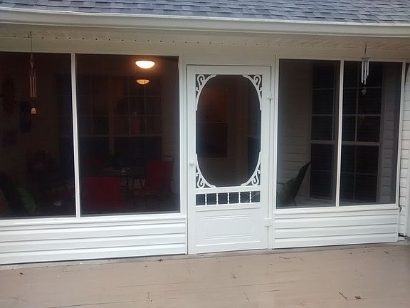 4th image of 13371 Arlington Ct