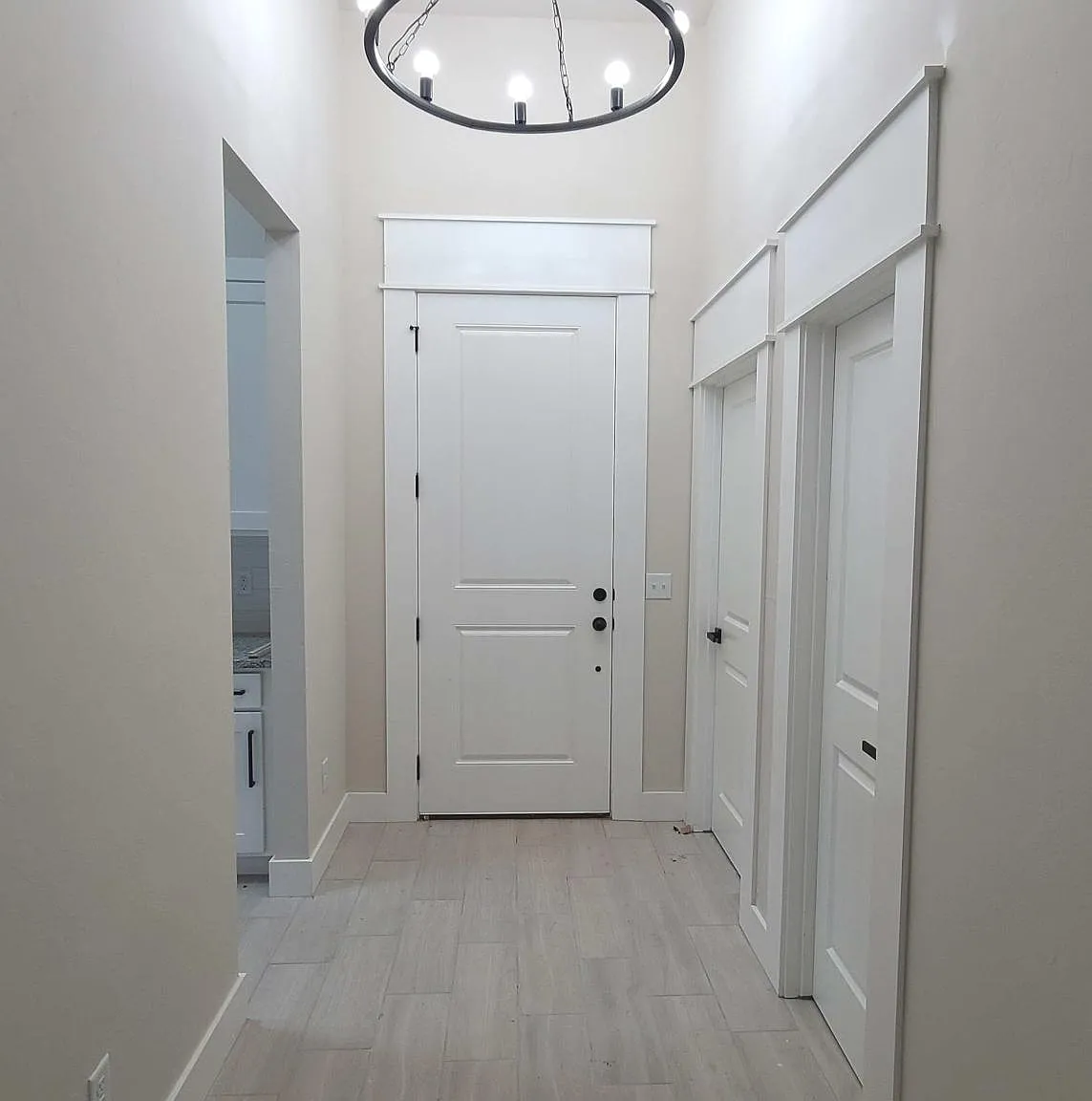 3 bed, 1915 sqft, $2,195 — Photo 3