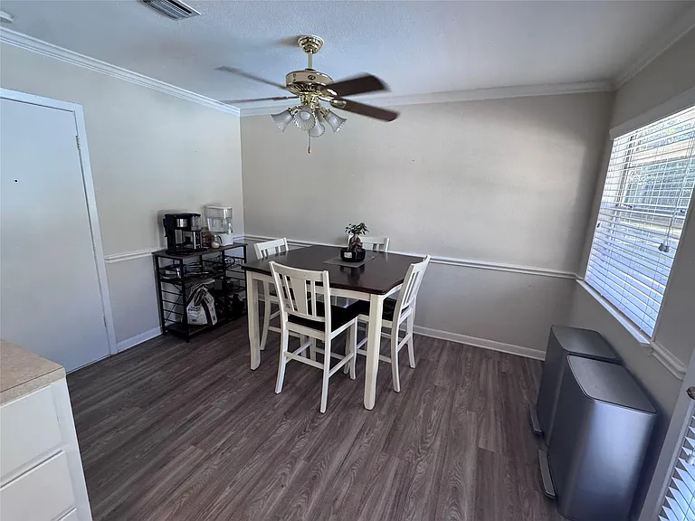 5904 Burlington Ct — Photo 21