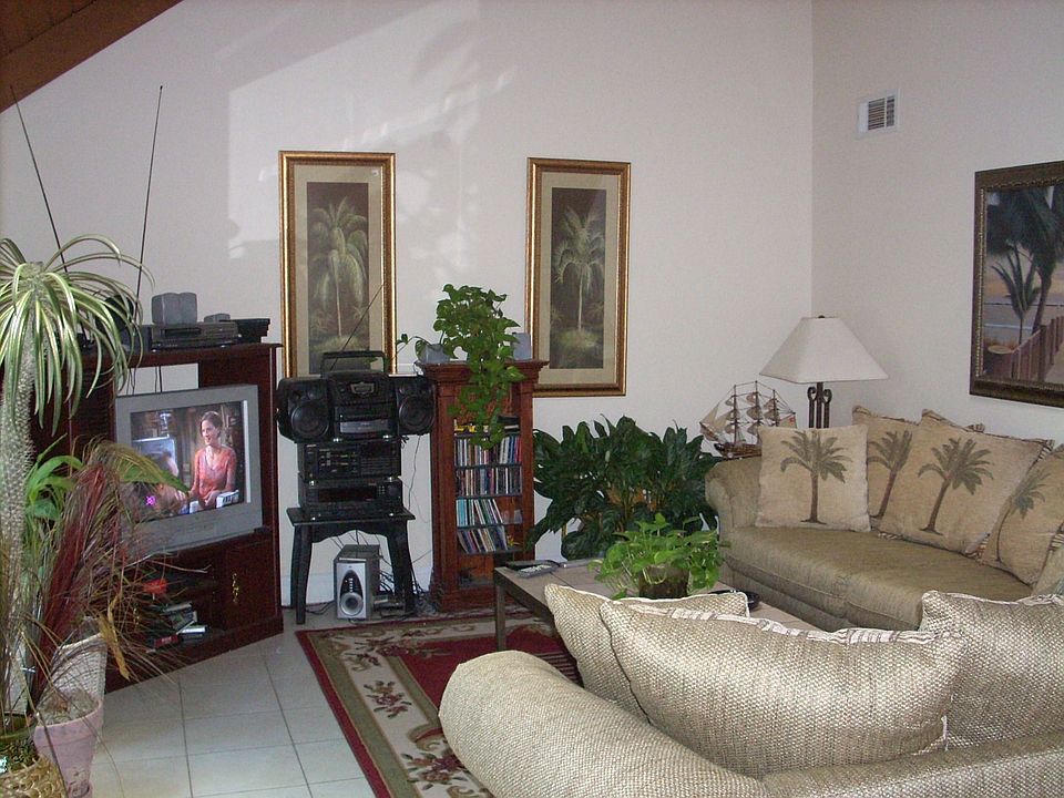 2nd image of 141 Clear Lake Cir