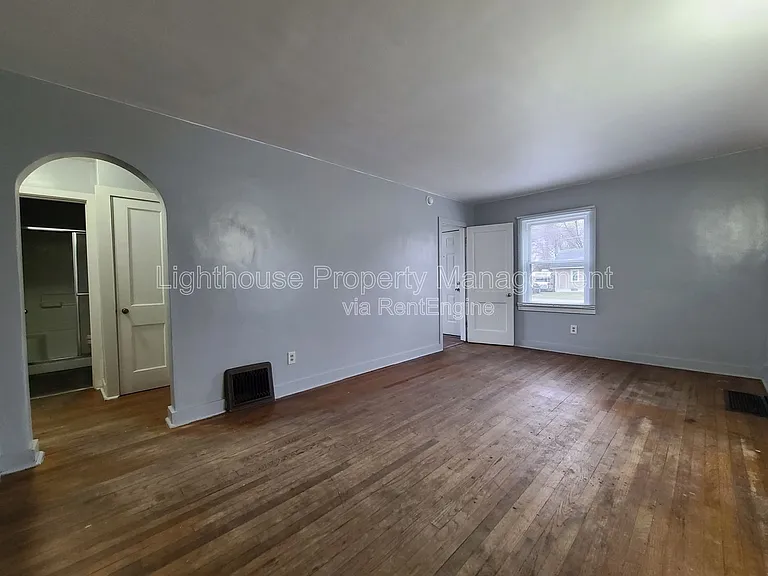 1387 Hurd Ave — Photo 7