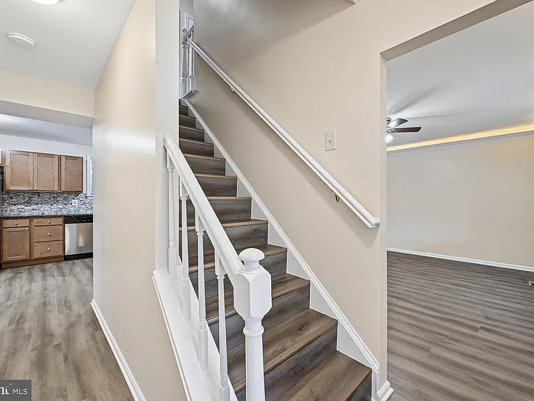 8805 Bolero Ct — Photo 4