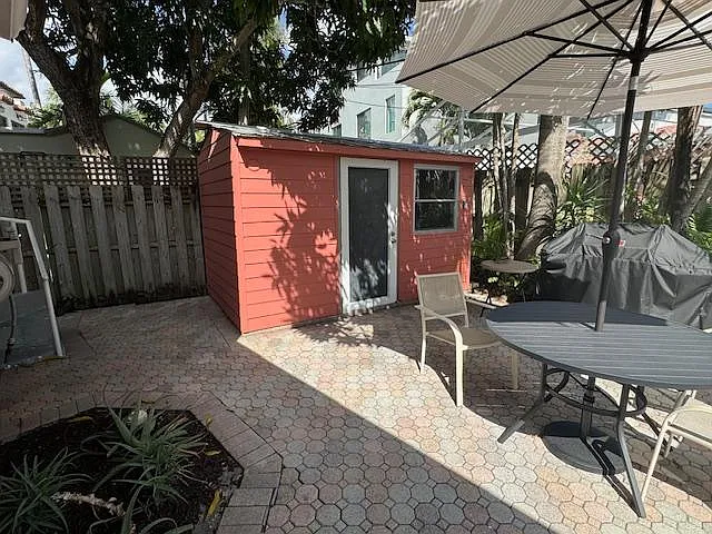 1105 SE 2nd St — Photo 15