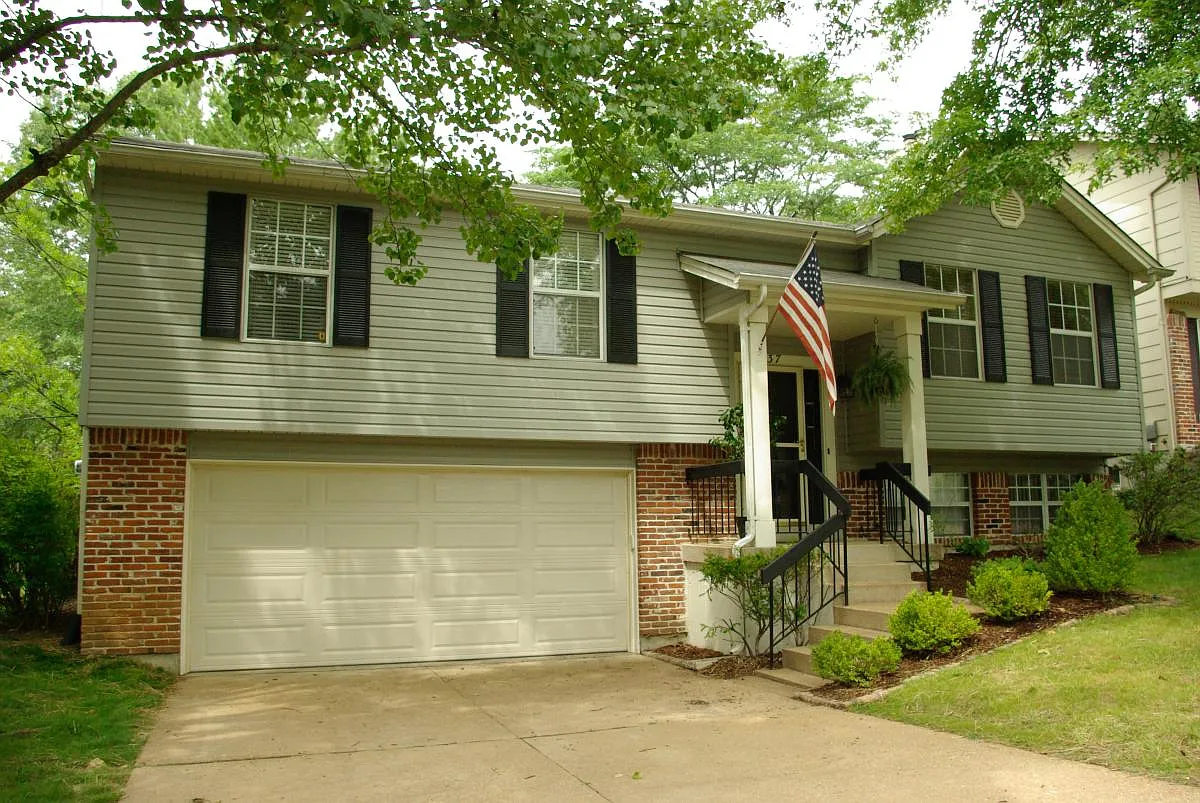 3 bed, 1609 sqft, $2,100 — Photo 1