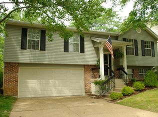 437 Harvest Hill Ct, Ballwin, MO