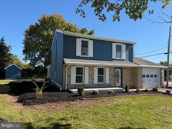 3rd image of 68 Allen Ln