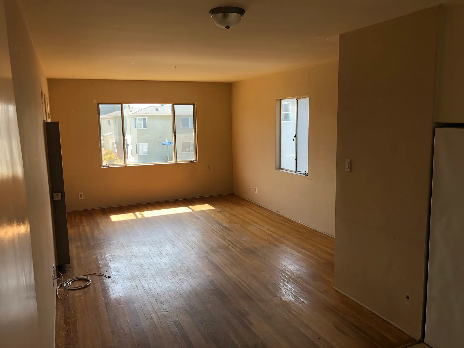 246 Estrella St — Photo 3