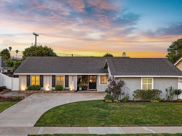 843 Bernard Dr — Photo 45