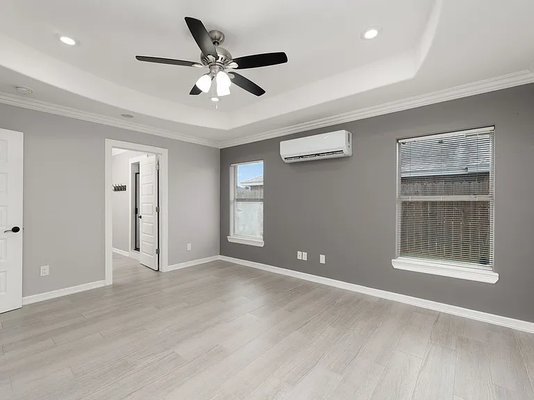 9450 Cajun Blvd — Photo 8