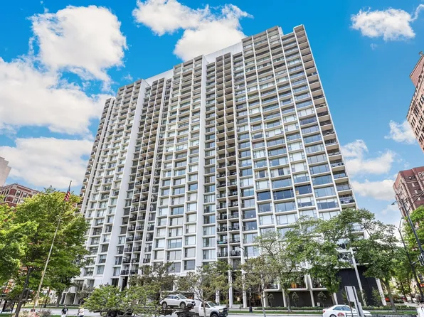 3200 N Lake Shore Dr APT 609, Chicago, IL 60657