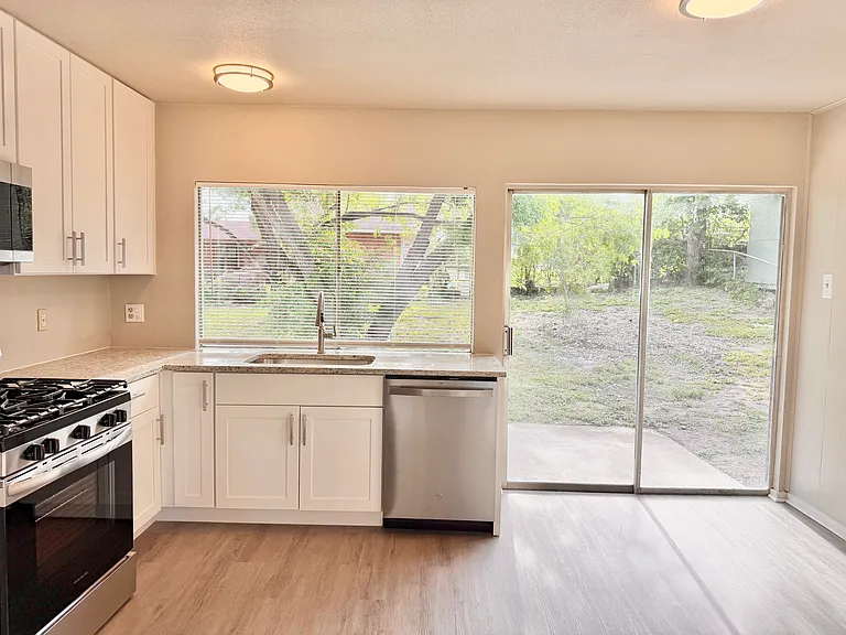 8535 Standing Rock St — Photo 12