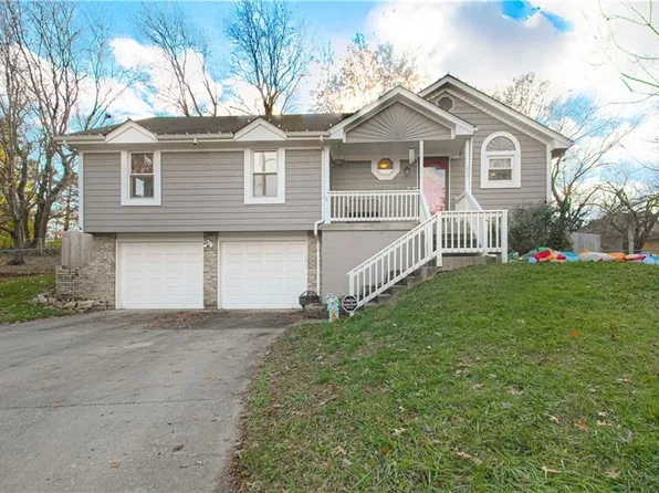 2021 NW 8th St, Blue Springs, MO 64015