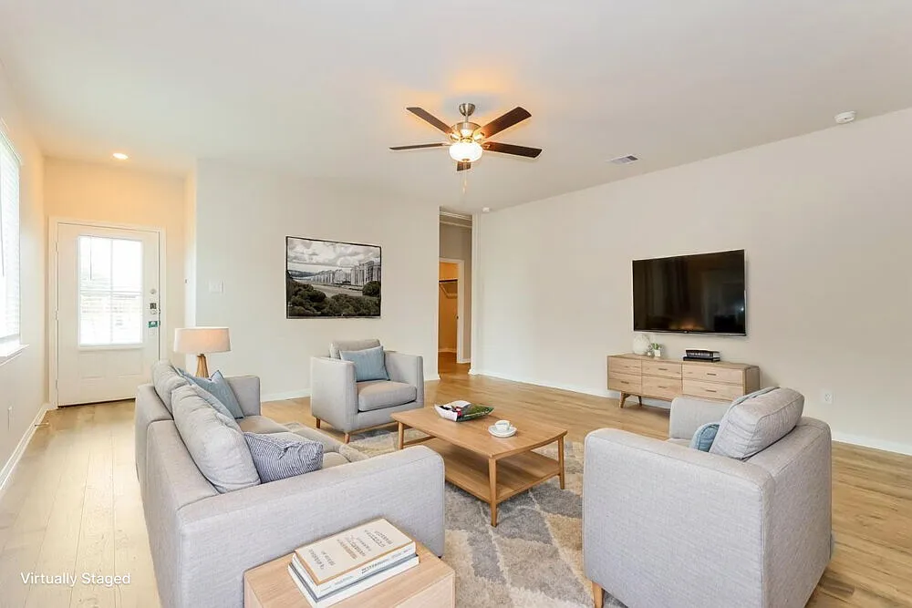 3 bed, 2.0 bath, 1306 sqft, $1,535 — Photo 4