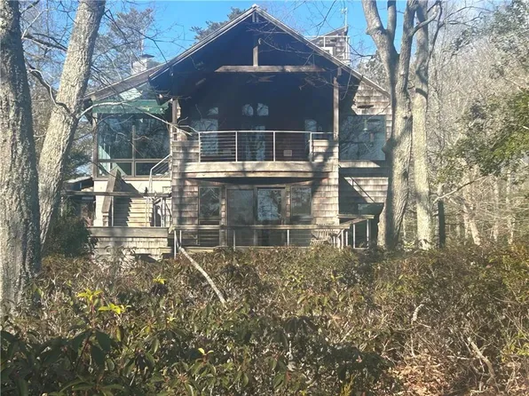 318 Bells Creek Ln, Lancaster, VA 22503