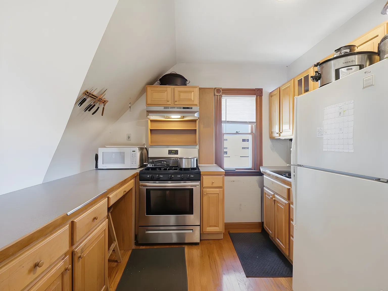 2 bed, 650 sqft, $3,000 — Photo 4