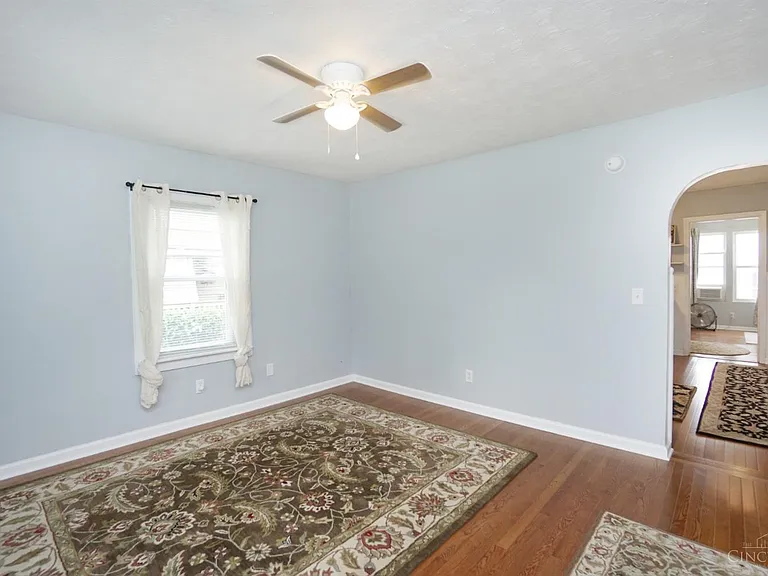 607 E Main St — Photo 4