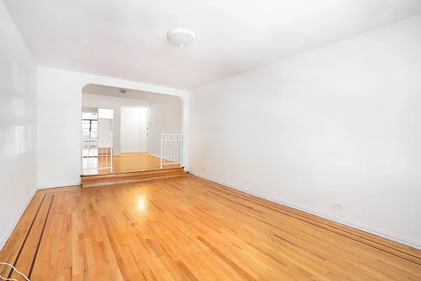 Rented by Waldstar Real Estate LLC | media 14