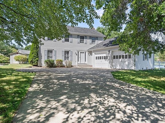3rd image of 212 Joyce Dr