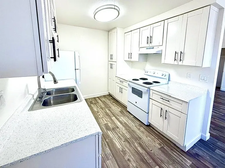 Palm Villas Apartments — Photo 29