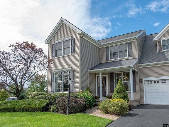 4th image of 4 Hilltop Dr