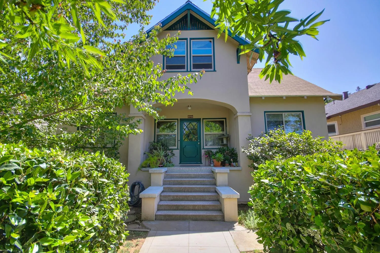 3042 Marshall Way photo 1