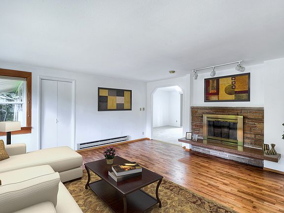 virtually staged living room