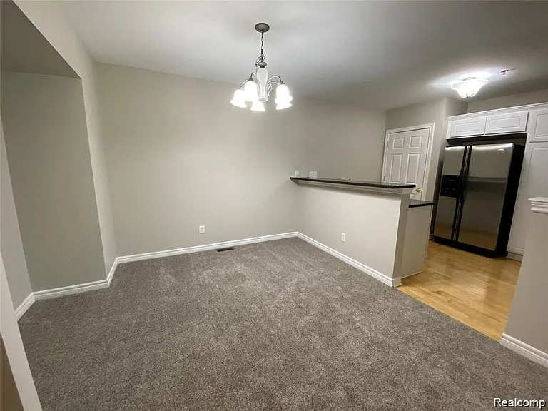 215 S Village Way — Photo 18