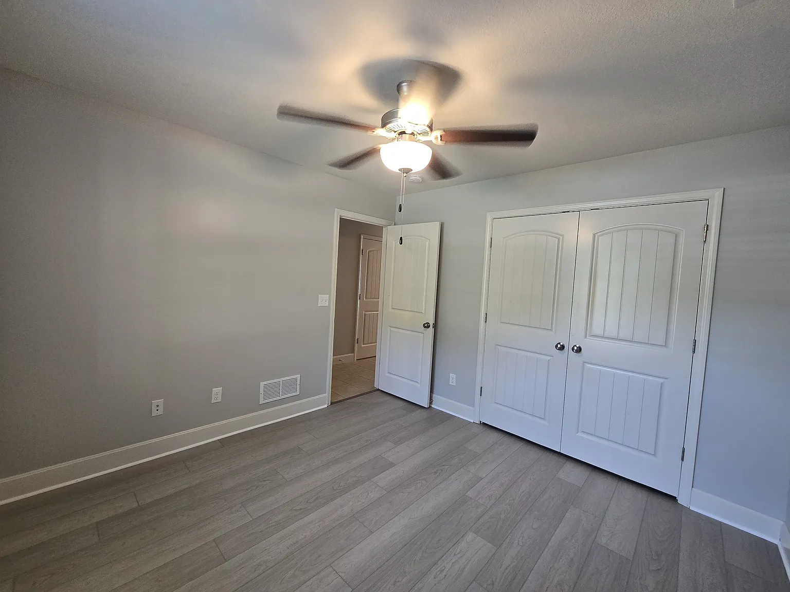 3 bed, 1300 sqft, $1,950 — Photo 4