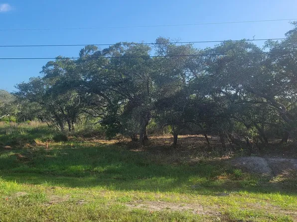 1231 S Terry St, Rockport, TX 78382