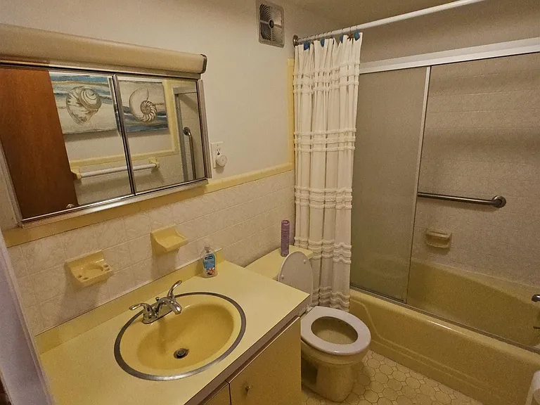 6901 Ventnor Ave #2 — Photo 33