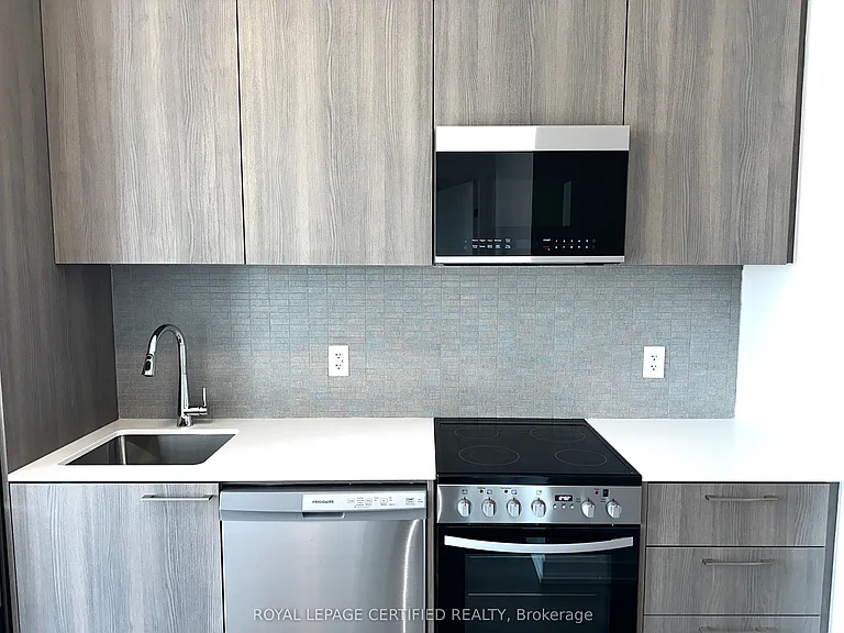 7439 Kingston Rd #1116 — Photo 9