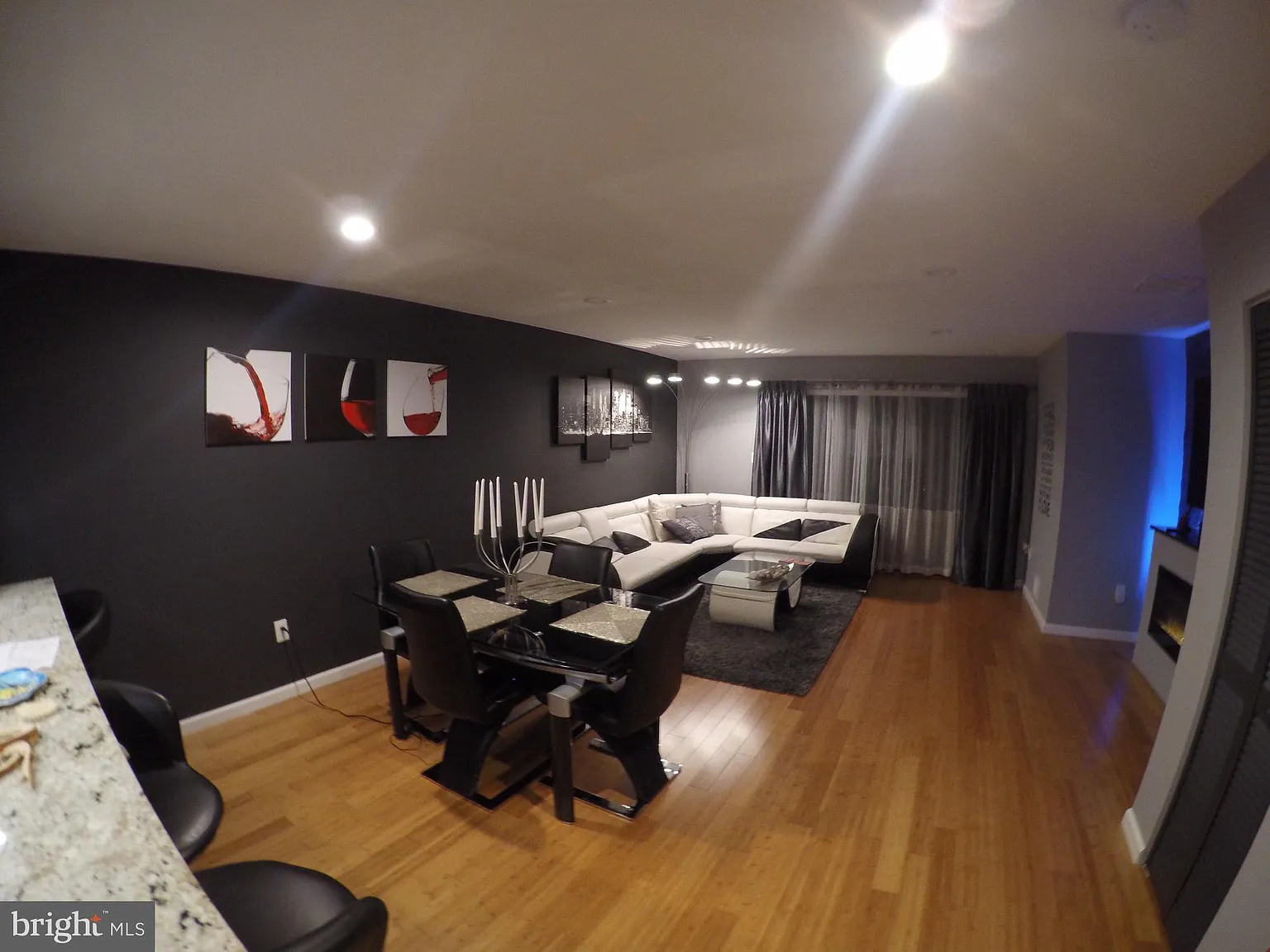 2 bed, 2.5 bath, 1260 sqft, $2,200 — Photo 3