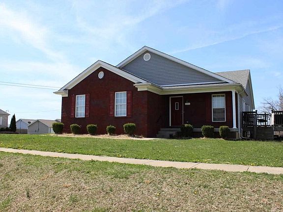 4th image of 505 University Dr