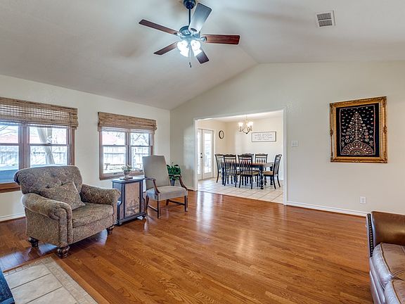 5th image of 617 Dawn Ln