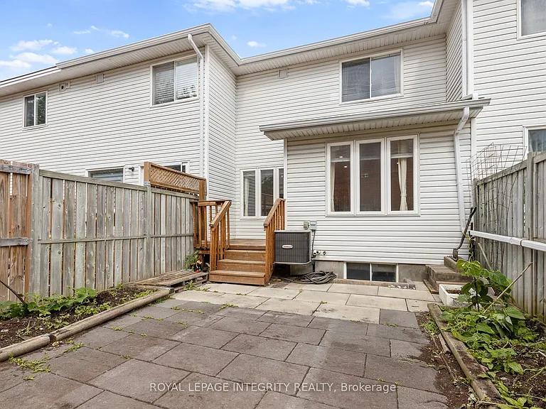 6 Crystal Park Cres — Photo 30