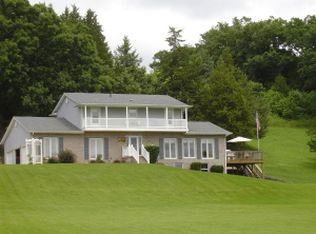 2037 Deerfield Rd, Muscatine, IA 52761