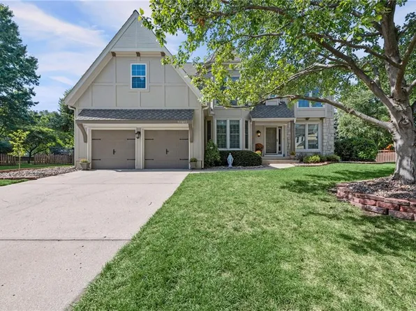 12860 Barton St, Overland Park, KS 66213