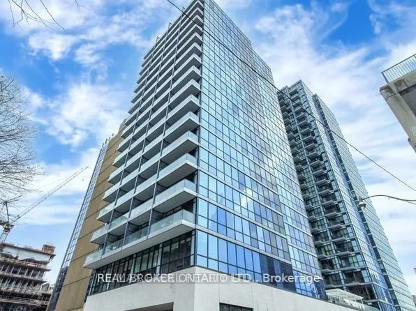 210 Simcoe St, Toronto, ON