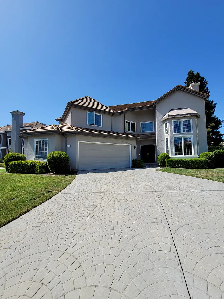 214 Dove Creek Ln photo 1