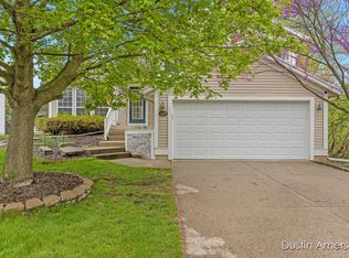 3675 W Grove Ct SE, Kentwood, MI 49512