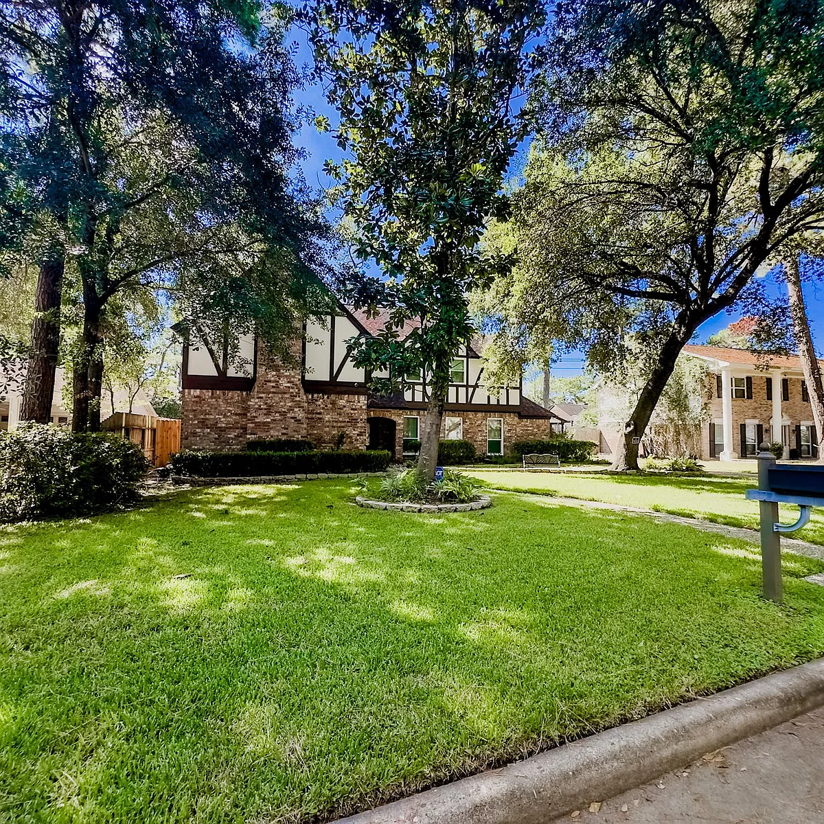 Building Photo - 10723 Elmdale Dr