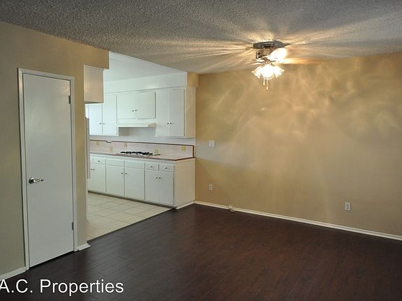 3rd image of 5455 Bellingham Ave APT 5