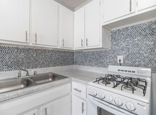 Welcome Home to a Fresh Start - 1st month free! Studio, 1 or 2 bedroom units available!, Aurora, CO 80010