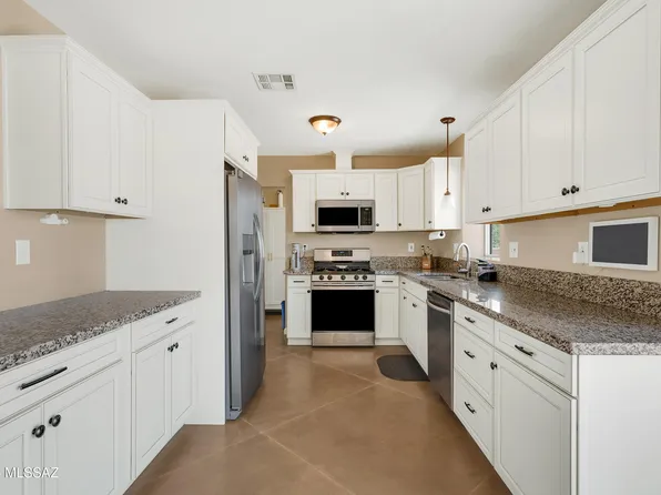 6409 E Barnan St, Tucson, AZ 85710