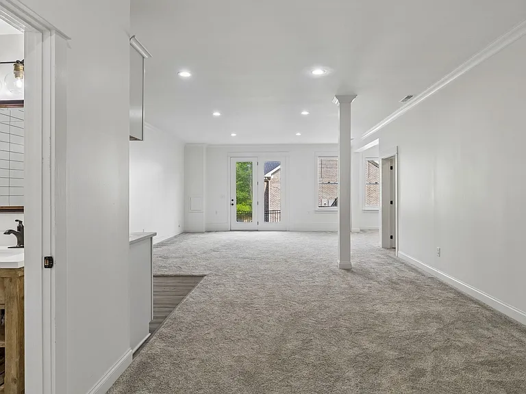 8231 Glover Dr — Photo 29
