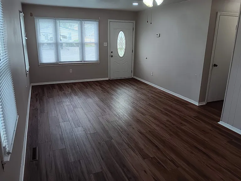 1123 Parrish St — Photo 8