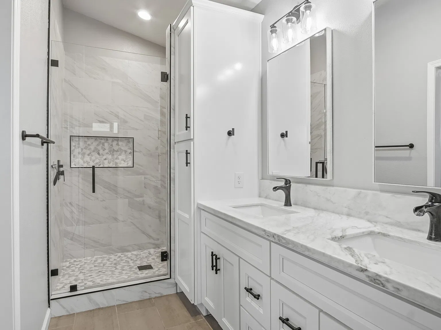 3 bed, 1767 sqft, $4,200 — Photo 3
